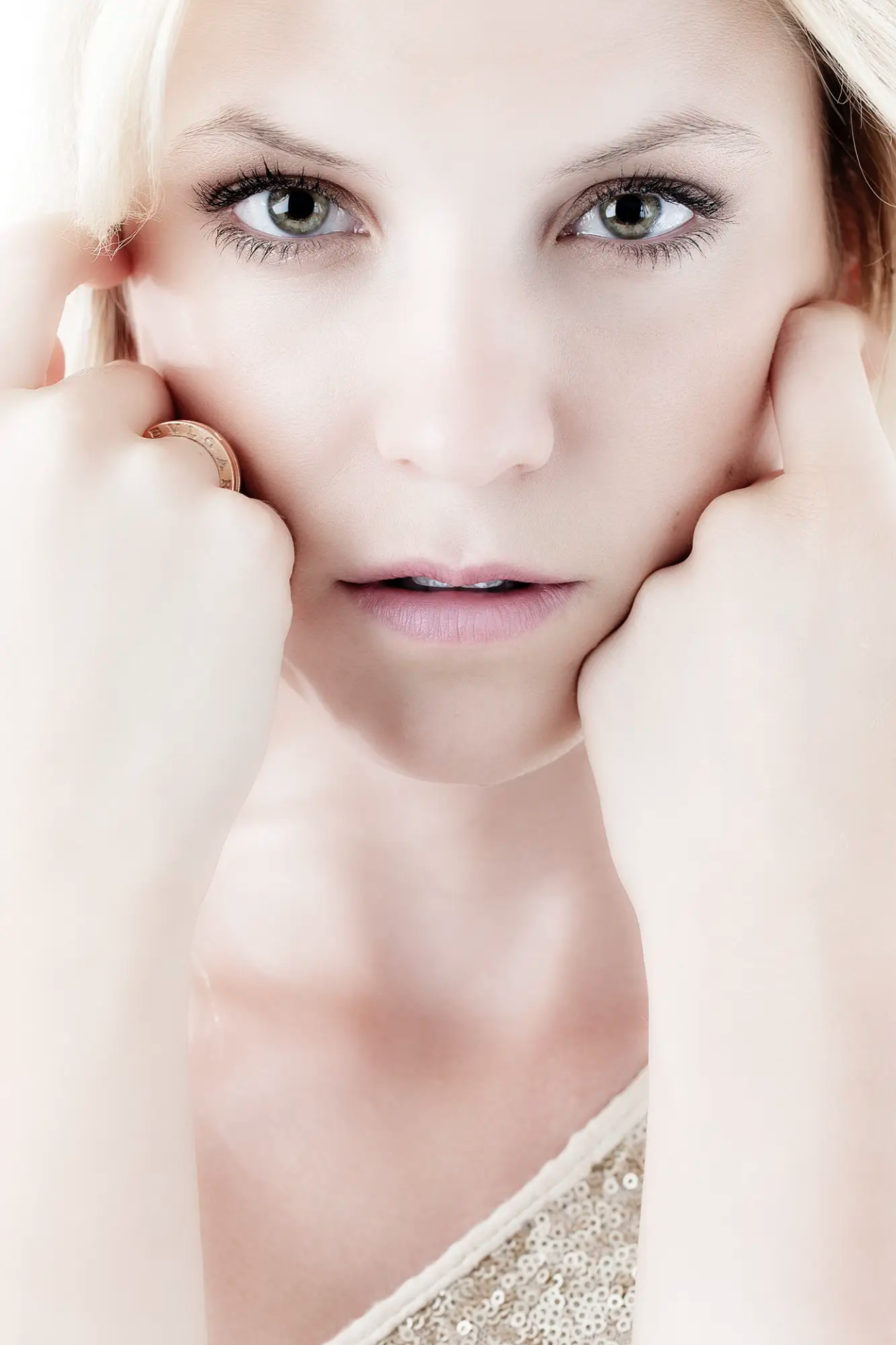Helles Beauty Shooting Portrait einer Frau im Fotoatelier Mariano in Immensee