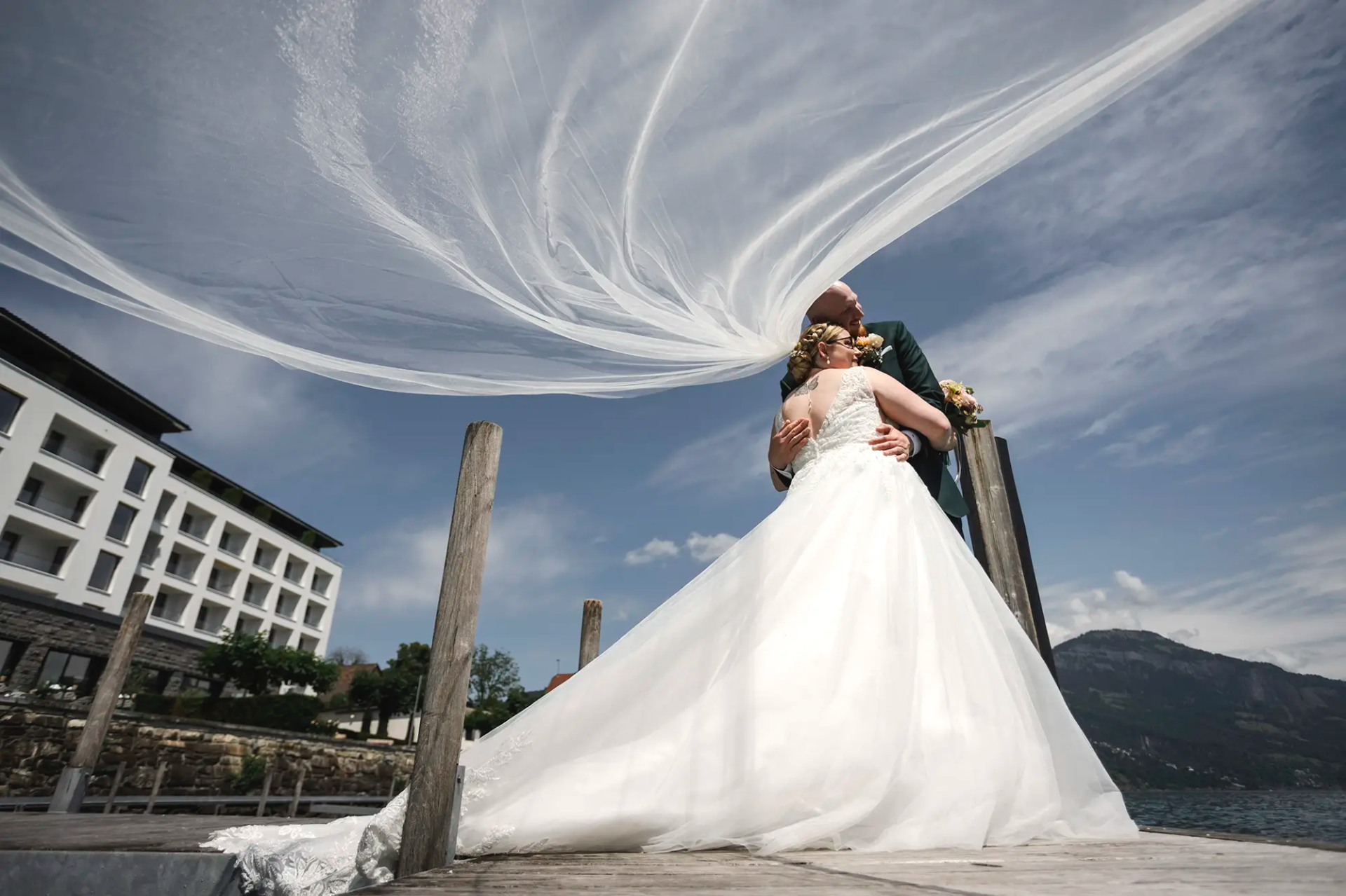 Nadine und Yannik beim Brautpaarshooting im Campus Hotel Hertenstein