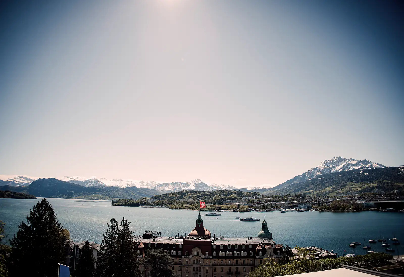Blick vom Hotel Montana Luzern auf den Vierwaldstaettersee vor der Hochzeit von Nando und Patricia
