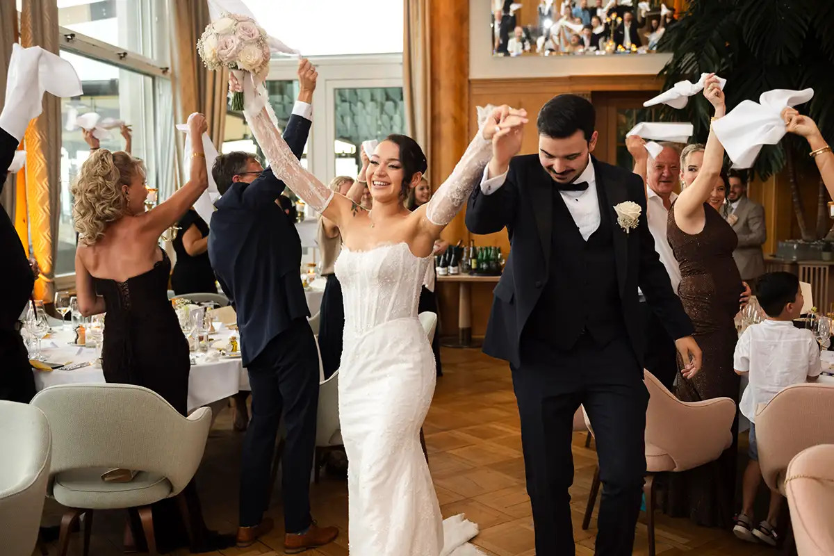 Paloma und Tarik beim Einzug in den Scala Saal des Hotel Montana Luzern