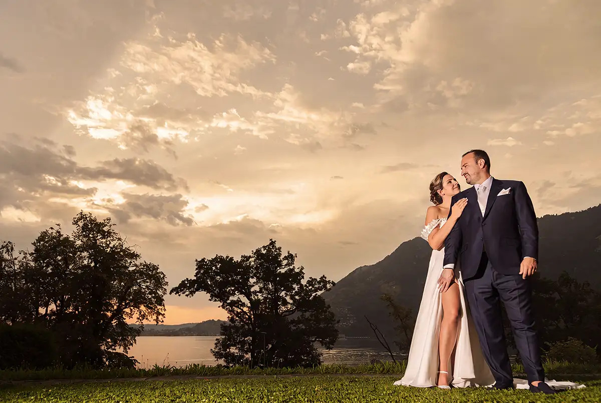 Brautpaarshooting von Tanja und Vladi beim Sonnenuntergang am Vierwaldstaettersee