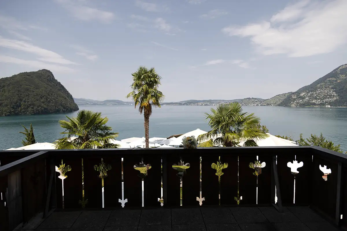 Blick von der Terrasse des Hotel FloraAlpina auf den Vierwaldstaettersee