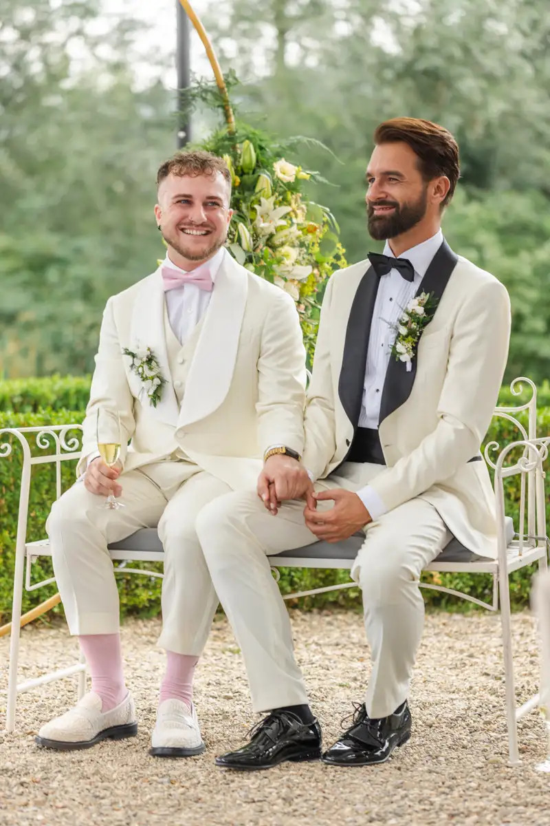 Mathias und Daniel während der freien Trauung im Wasserschloss Wyher