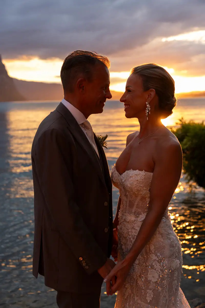 Regina und Thomas beim Sonnenuntergang am Vierwaldstättersee