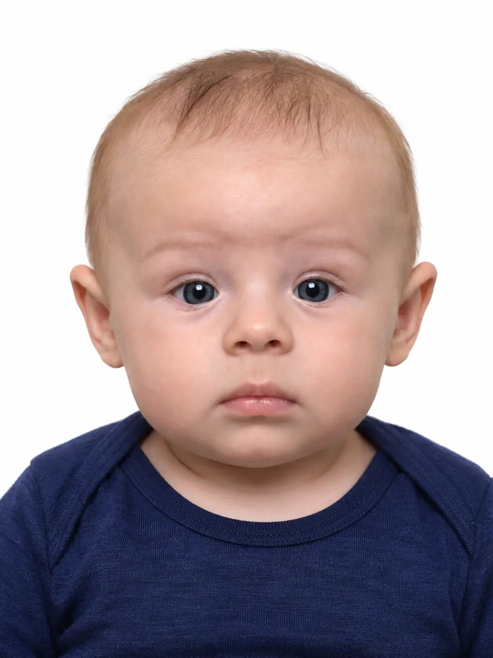 Biometrisches Baby Passfoto eines Neugeborenen in Immensee für Pass, ID und Visa.
