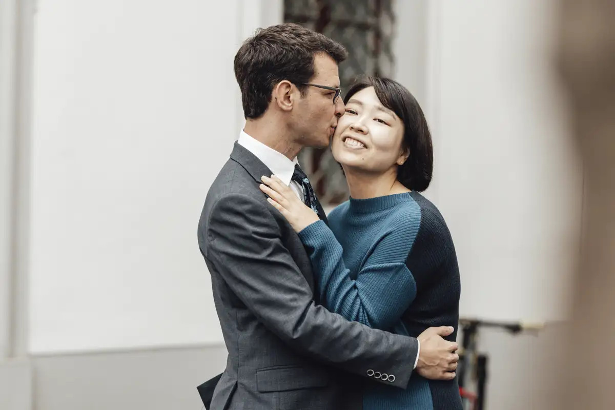 Junsook und Christian bei ihrer zivilen Hochzeit in Schwyz.
